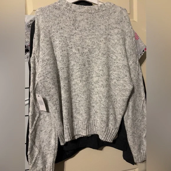 Time and Tru Light Gray Knit Sweater - Picture 4 of 4